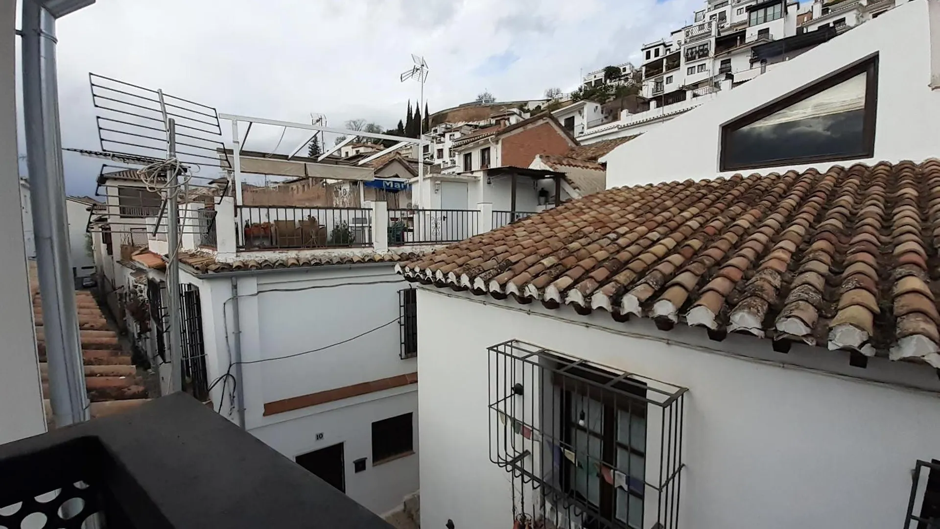 La Torre Apartment Granada Homestay